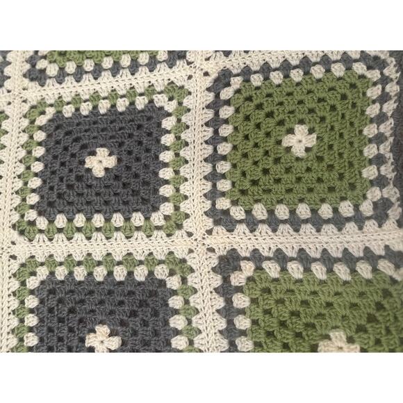 Handmade Knit Crochet Throw Blanket Afghan Granny Square Cream Grey Green 37x37 - Picture 6 of 9